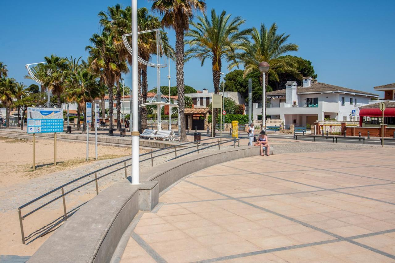 Beach House Cambrils Apartamento En Primera Linea De Playa Exterior photo